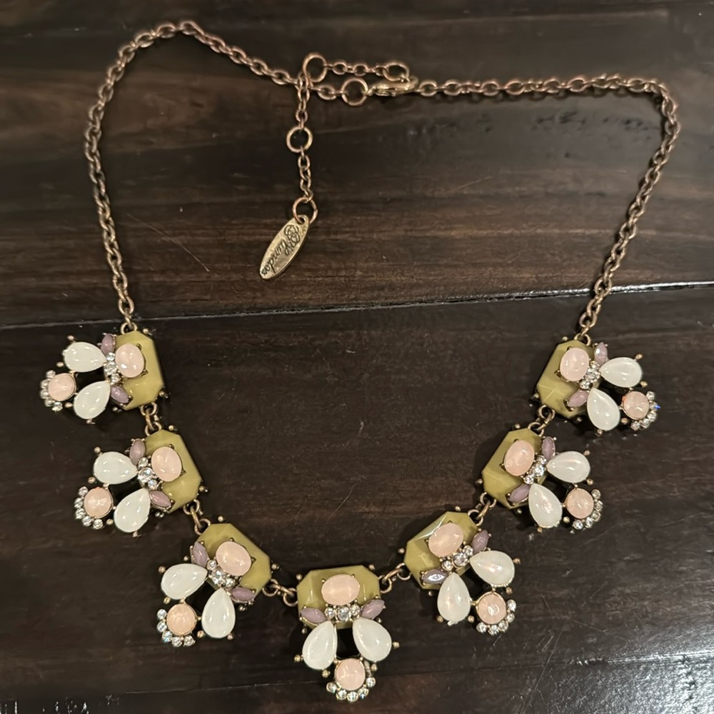 Plunder Green and White Floral Necklace